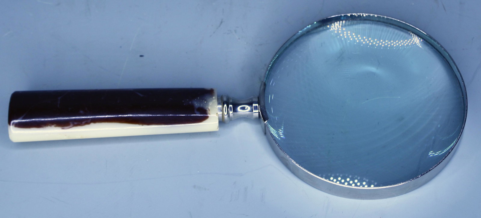 Antique Magnifying Glass: Bakelite Handle 9"L