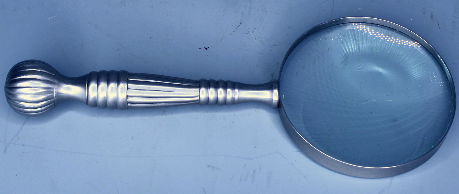 Antique Magnifying Glass: Decorative handle 10"L