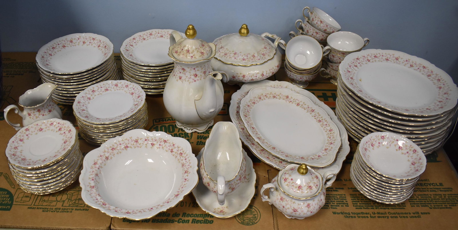 Mitterteich Dinner Service Lady Claire Pattern: Comprised of 13 dinner plates; 13 cups; 12 saucers; 13 soup bowls; 12 salad plates; 13 bread and butter plates; 12 dessert bowls; covered sugar; a creamer ; a teapot; a gravy boat with attached underp