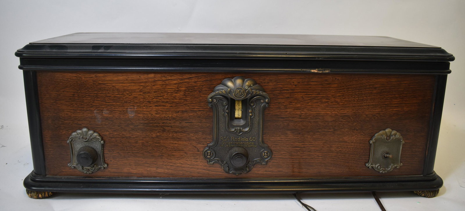 RCA Radiola 60 Super-Heterodyne Radio and Speaker: Mahogany cased radio with speaker. Circa 1928; 10in.H. x 29in.W. x 11in.D.(radio), 15.5in.H. x 14in.W.(speaker)