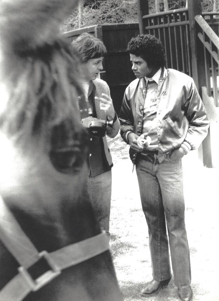 Michael Jackson & Paul McCartney Linda McCartney: Original Publication Photo, measuring approximately, 11.5"x8.5" includes white border. Taken in 1981, printed 1998. It comes stamped by the photographer and agency. The photograph is printed on double