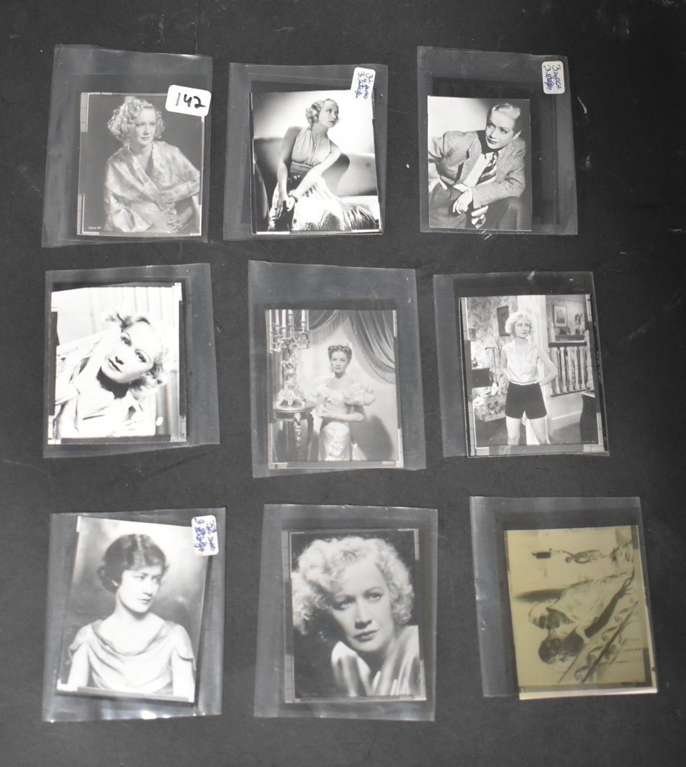 Miriam Hopkins Contact Sheet Photos & Neg (46): Miriam Hopkins contact sheet photos and the negatives from which they were made. 23 photos and 23 negatives. Glamour shots, scenes from movies,
