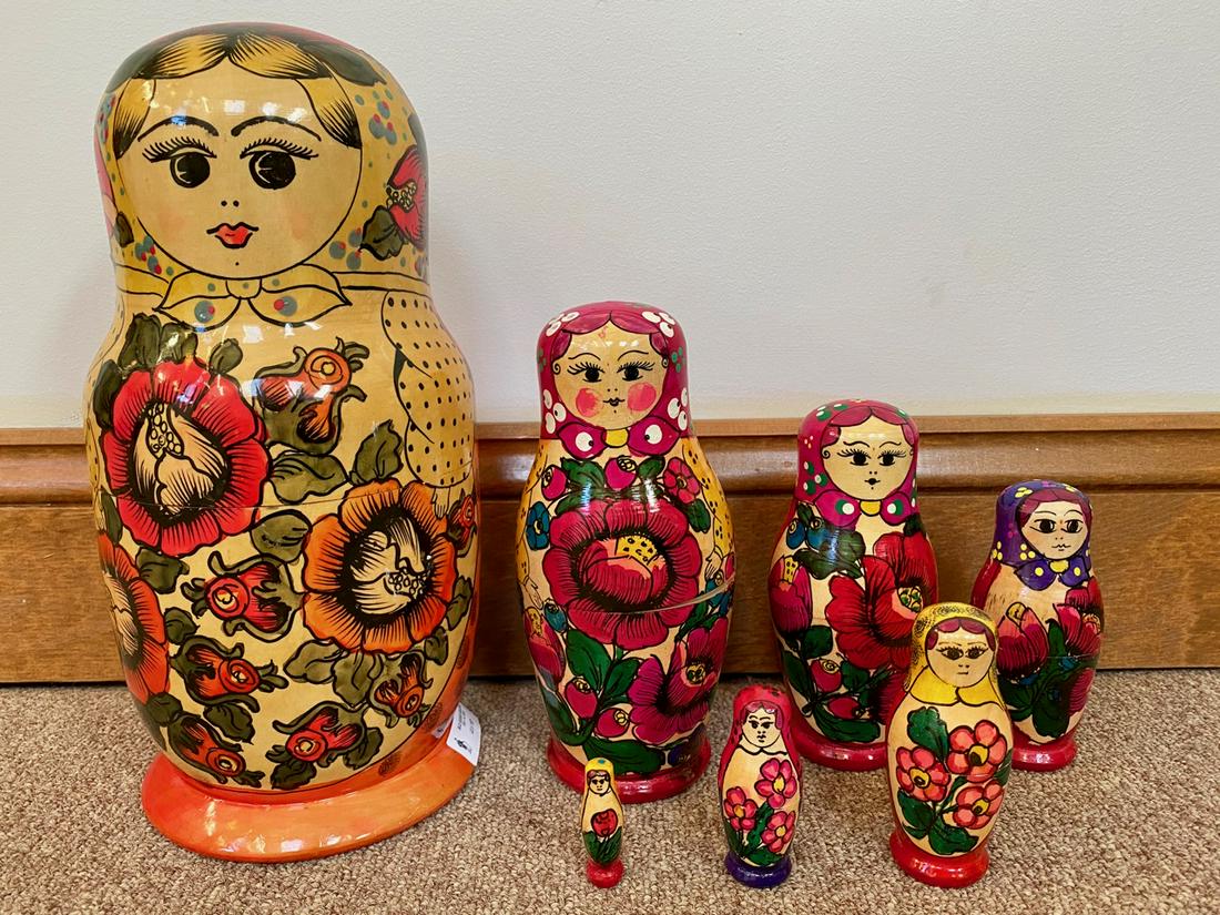 Russian Matryoshka Nesting Dolls: 12.5" H