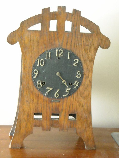 SESSIONS MISSION OAK CLOCK: Sessions Mission oak shelf clock, time and strike, C. 1910