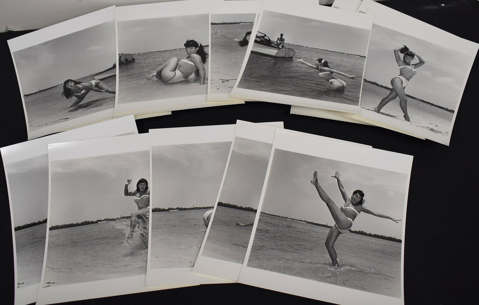 (17) Photos Bettie Page Sgd Bunny Yeager (1 of 2)