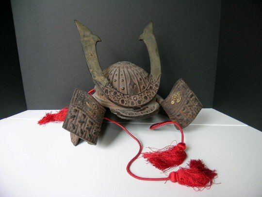 JAPANESE SAMARAI HELMUT: Full sized iron reproduction helmet