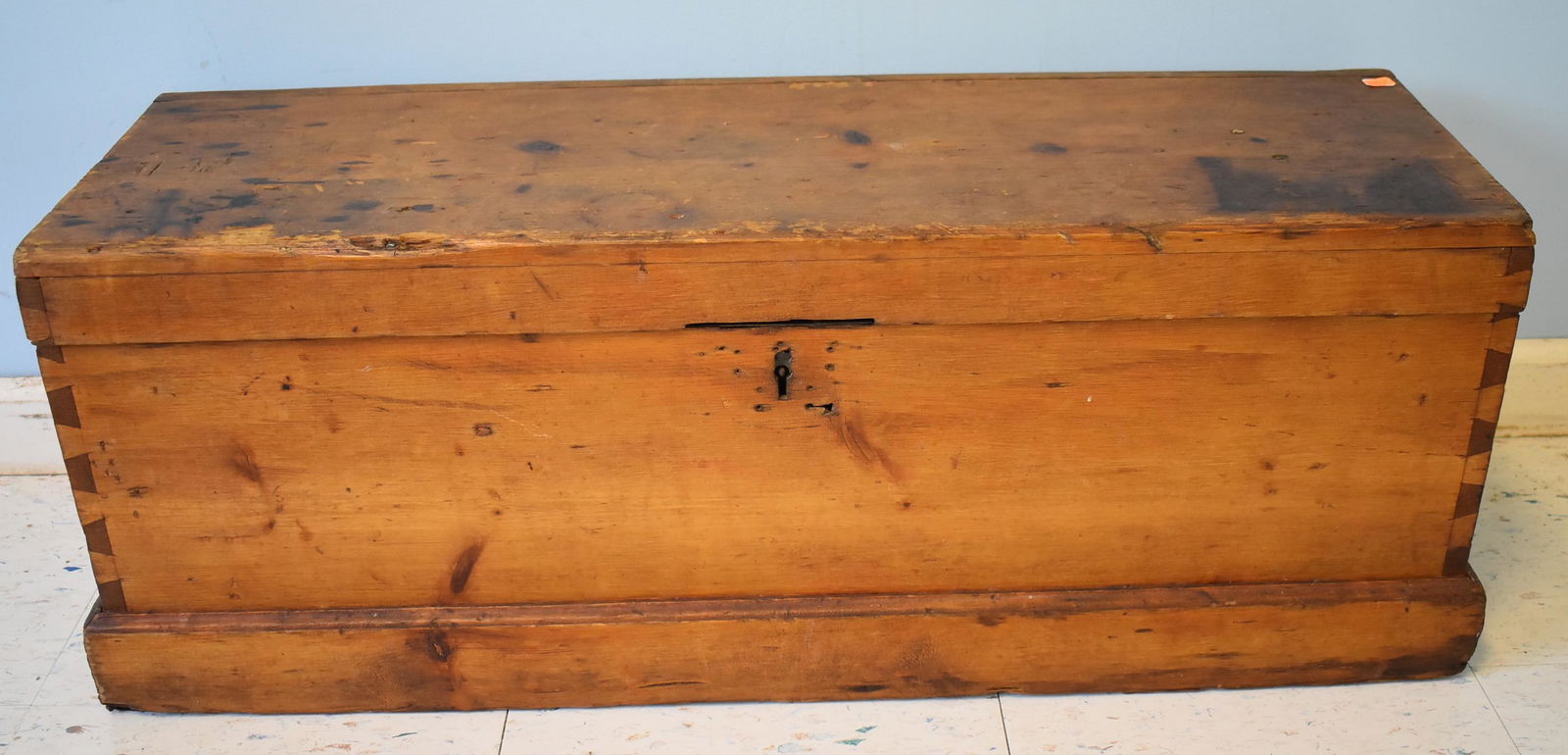 Small Wooden Chest (1 of 4)