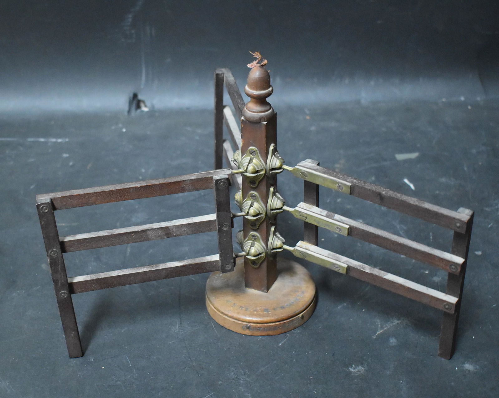 U.S. Patent Model Clothes Rack (1 of 3)