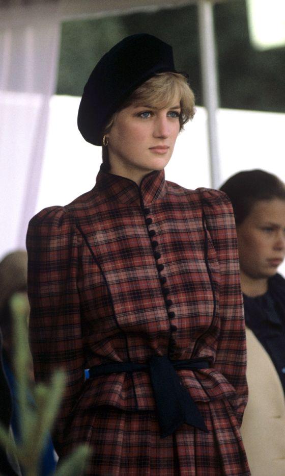 Princess Diana's Phillip Sommerville Beret (1 of 5)