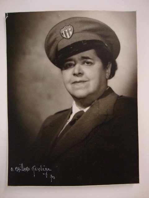 G MAILLARD KESSLERE PHOTO-SGD. ELSA MAXWELL: Signed Elsa Maxwell. Backstamp for G. Maillard Kesslere. Also signed in white pen on the front G. Maillard Kesslere N.Y. & dated 1943, Autographed in blue ink Elsa Maxwell 8 1/2x11 1/2 F (tiniest impe