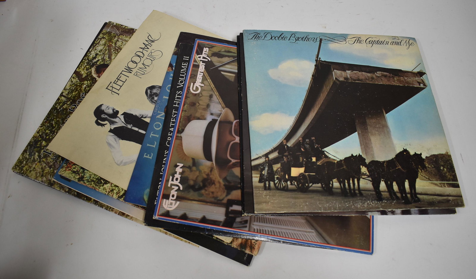 Collectors Lots Records inc Fleetwood Mac (11): Includes Elton John, Fleetwood Mac Alabama, The Doobie Brothers, Green River, Barry Manilow, Tommy Roe, Steely Dan