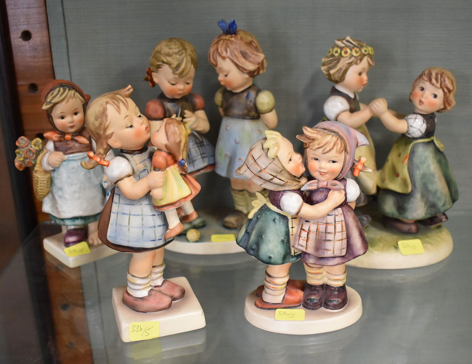 Hummel Figurines (5) (1 of 6)