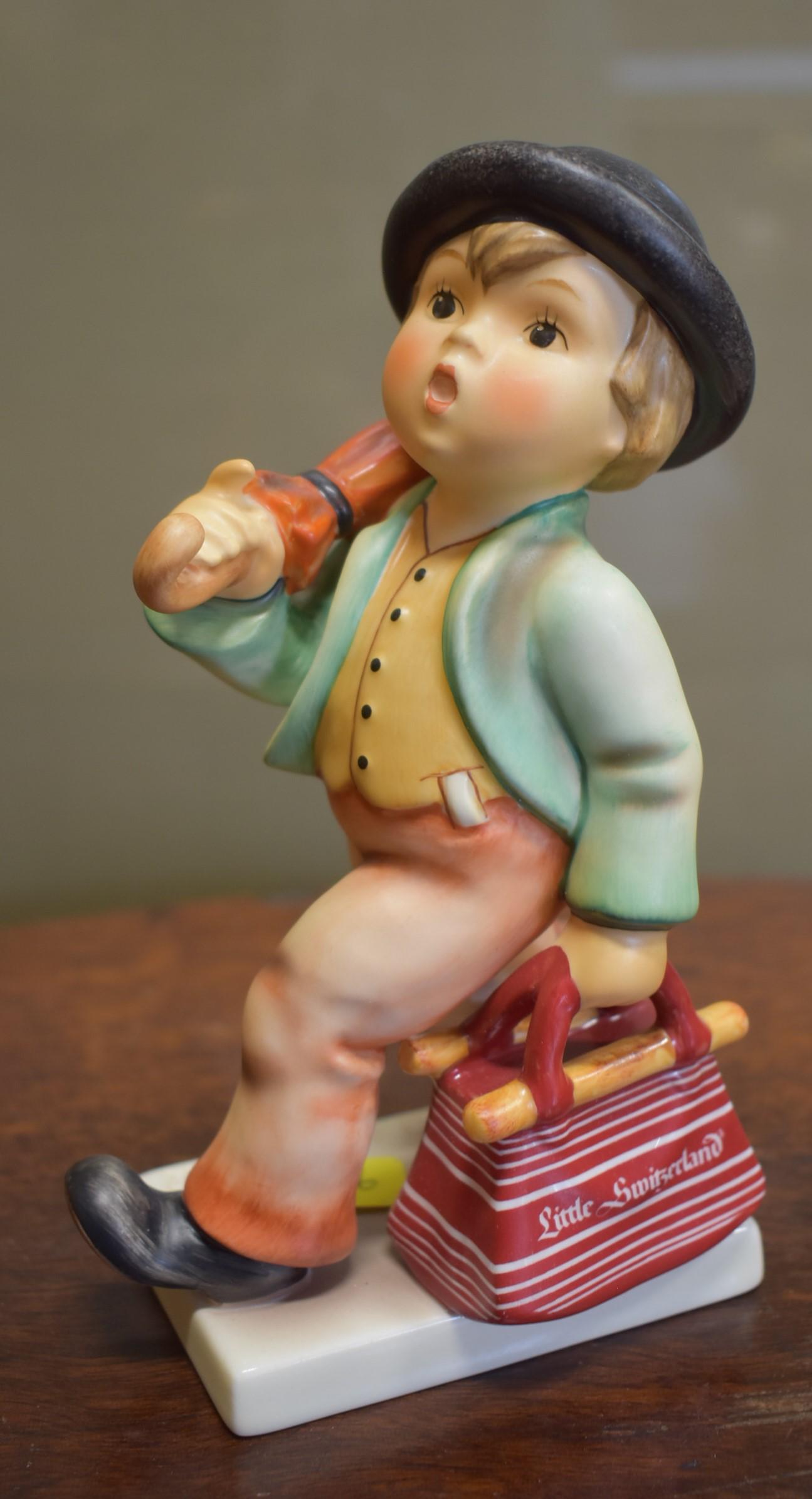 Hummel Full Bee "Marry Wanderer" Figure (1 of 4)