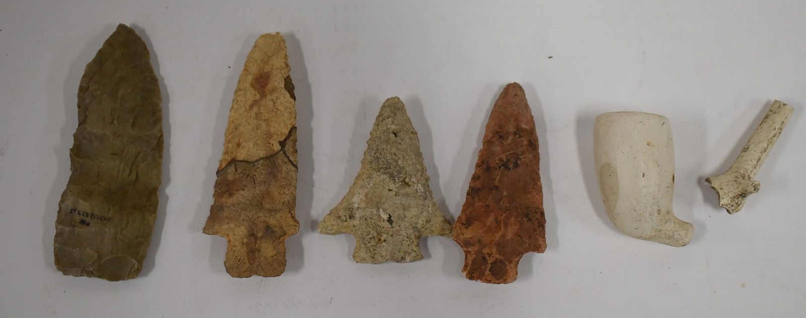 Collectors Lot of Arrowheads & Clay Pipe (as is) (1 of 2)