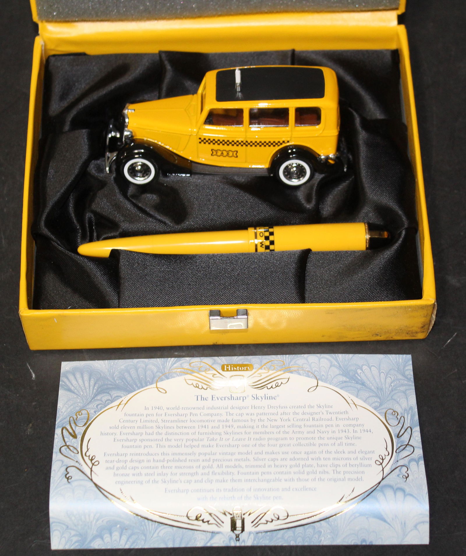 Skyline Yellow Taxi Cab & Pen (1 of 7)