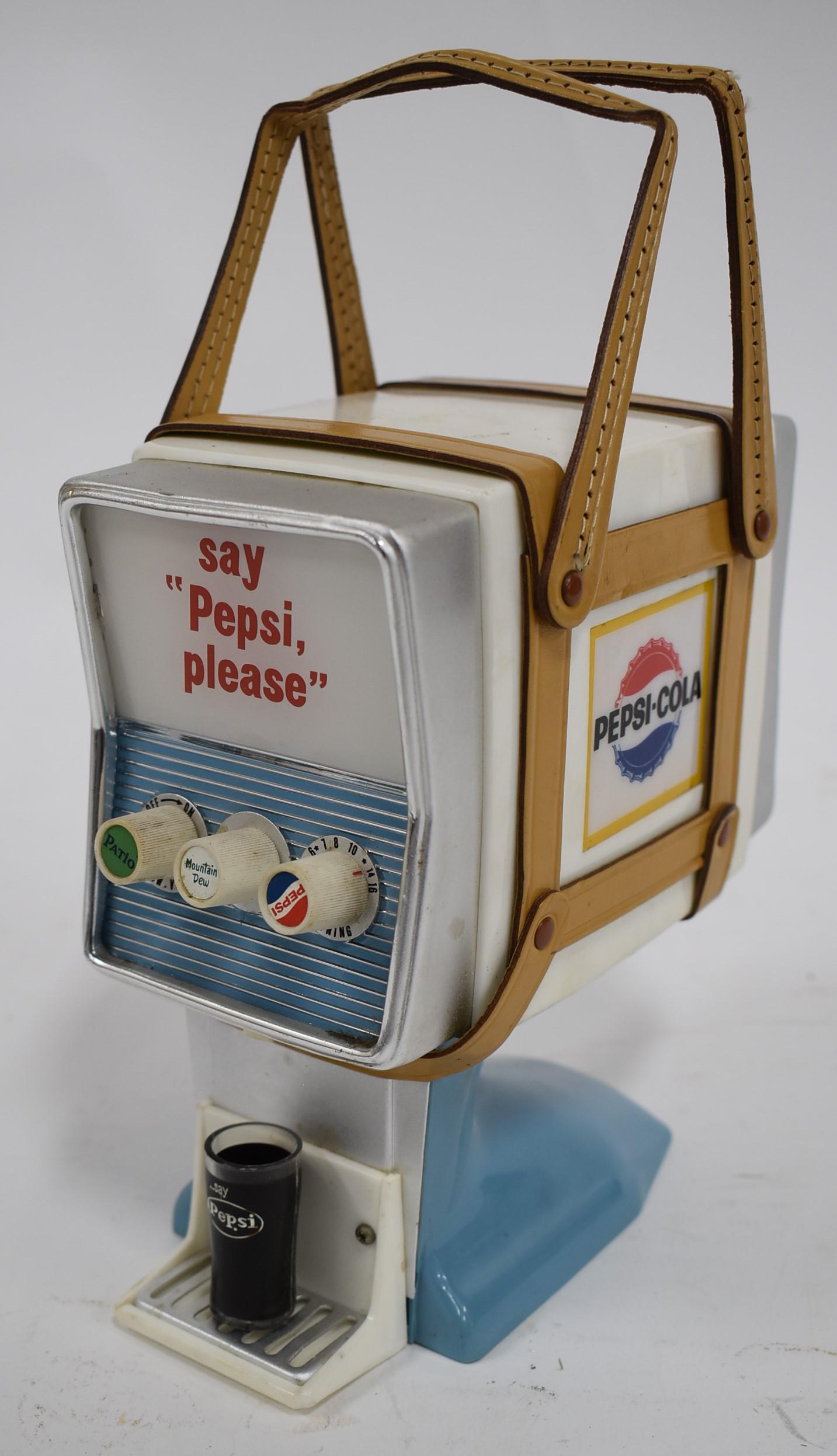 1950 - 60s Pepsi Cola Transistor Dispenser/ Radio. (1 of 5)