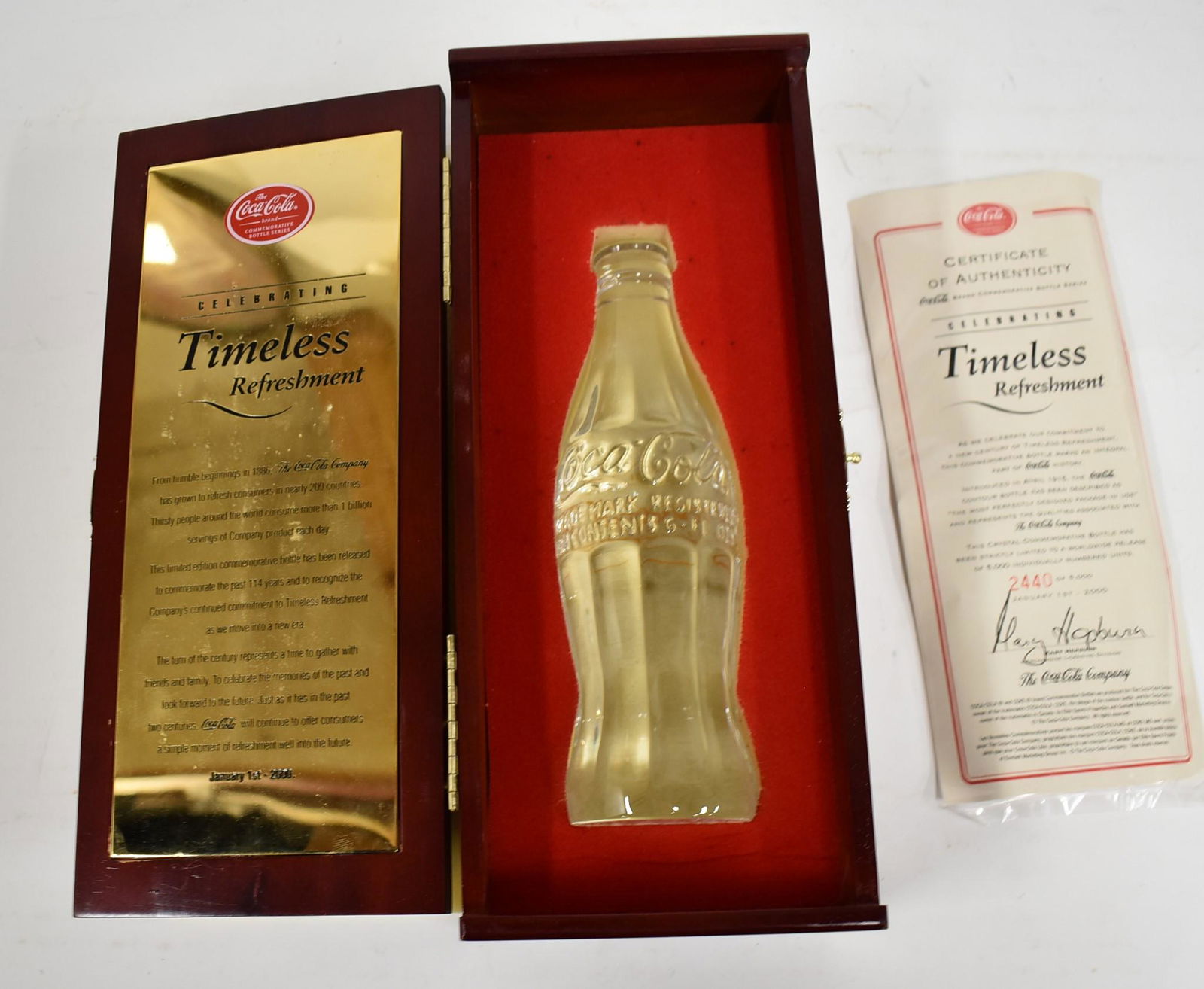Coca-Cola Crystal Commemorative Bottle (1 of 1)
