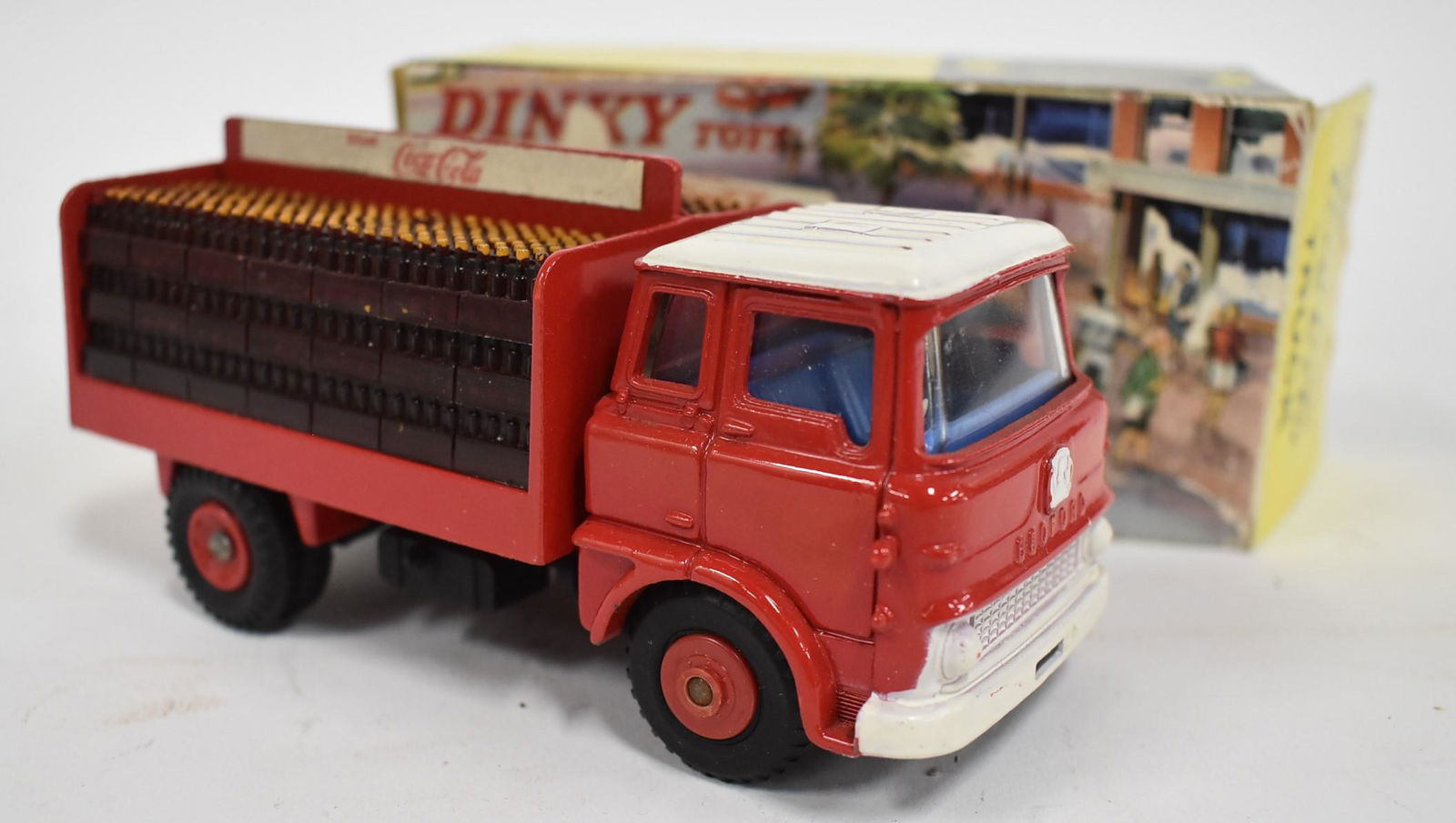 Dinky Toys 402 Bedford Coca-Cola Truck (1 of 6)