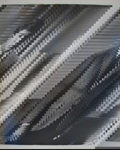 OVERSIZED STILL DUSTIN HOFFMAN - THE GRADUATE: 11 x 15-3/4 VF-F