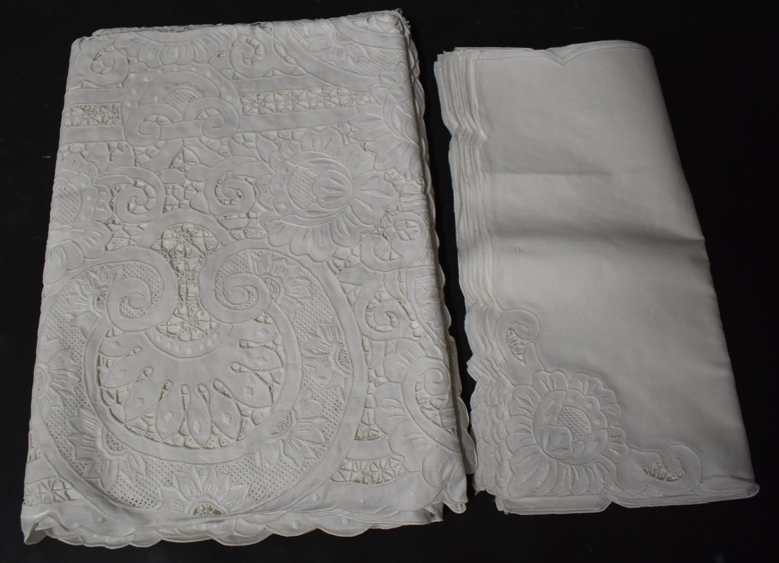 Vintage Embroidery Lace Tablecloth With Matching (1 of 1)