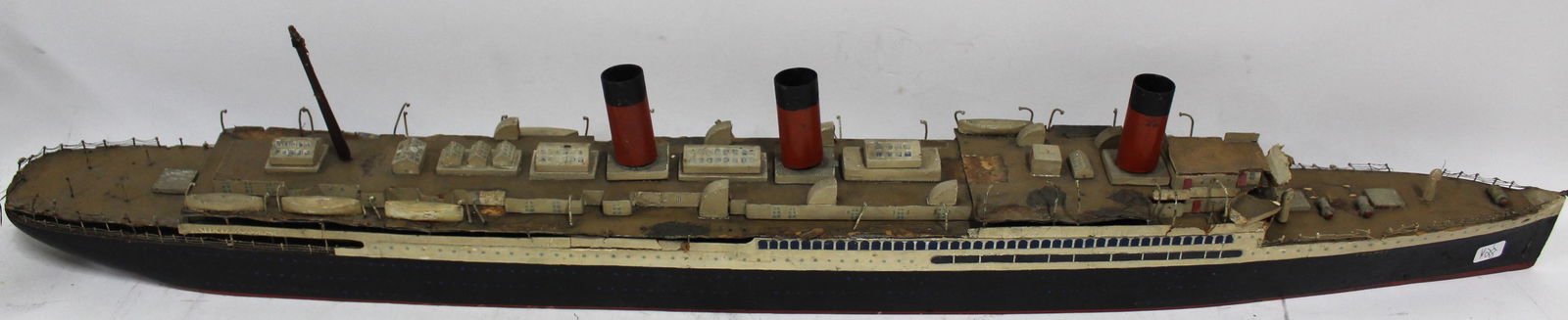 Handmade Model Ship Titanic (1 of 6)