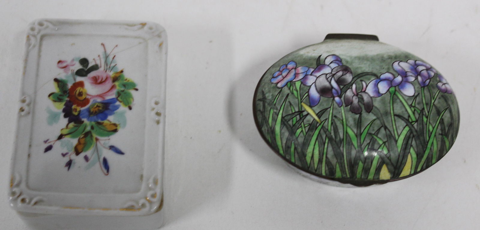 Pr. of Covered Containers (2) (1 of 5)