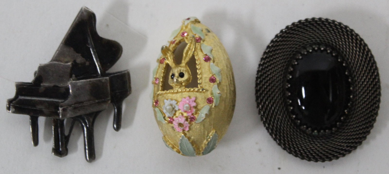3 Costume Brooches, Inc. Piano: All approx 1.5 in