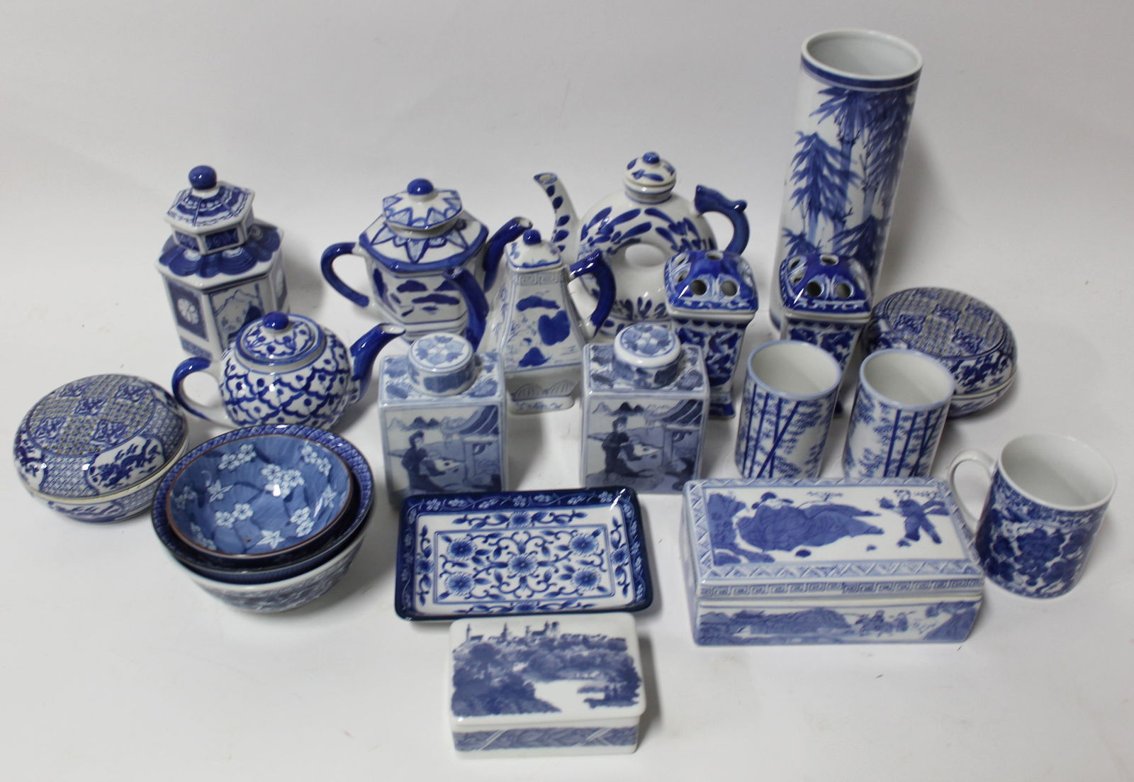 Collection of Blue and White Porcelain (22) (1 of 4)