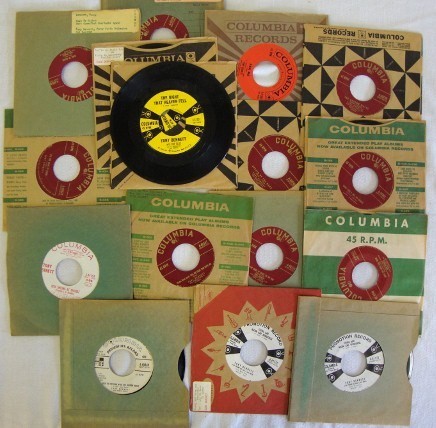 TONY BENNETT 45 RPM RECORDS (16): Lot includes: Three white label promotionals. Col. 41172 (2), 40849; a white label radio station copy - Col. 44154; nine Columbia Maroon labels 4-40169, 9-40048, 4-40427, 4-39635, 4-40491, 4-40121, 4-