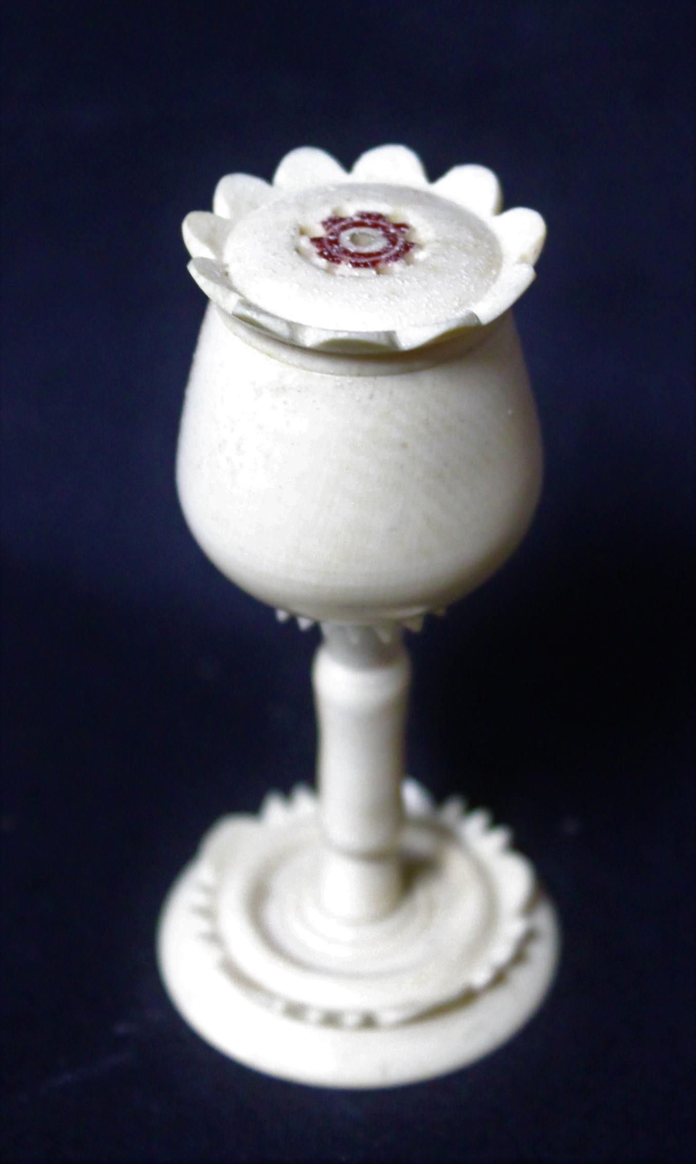 Antique Scrimshaw Carving. Salt Shaker.: Approx 150 years old. 3 in.