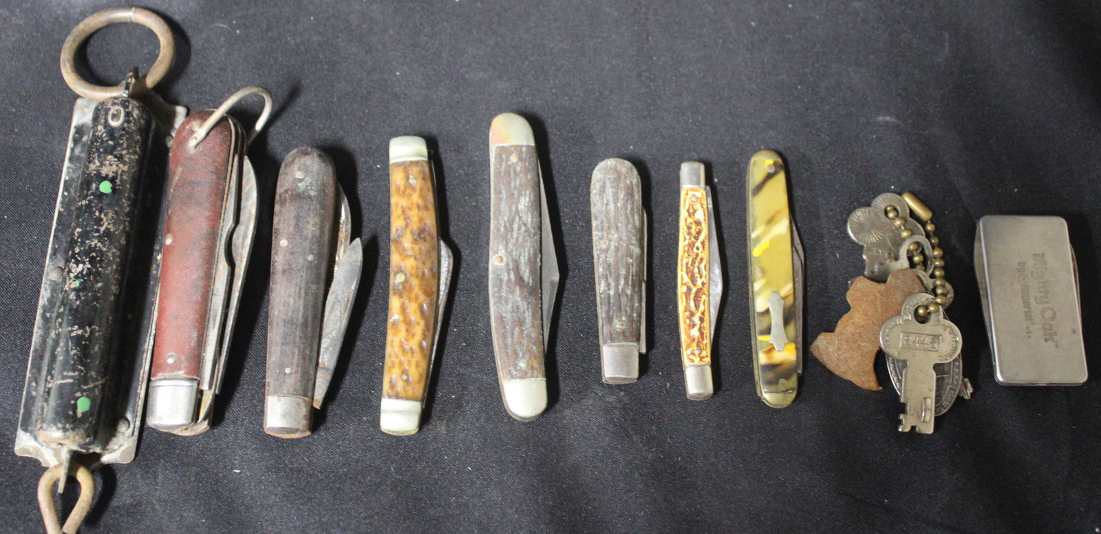 Collector or Dealers Lot. Scale. Knives. Adv. fob ((10) (1 of 3)