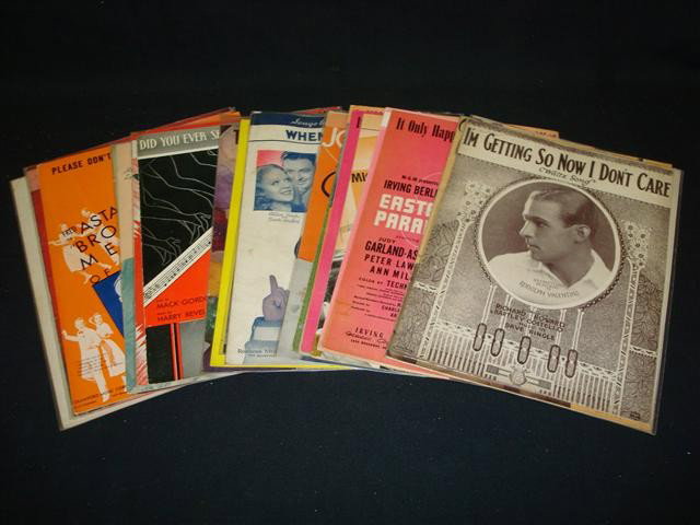 LOT OF SHEET MUSIC: Sheet music of the 1930's and 1940's; 24 pieces in the lot