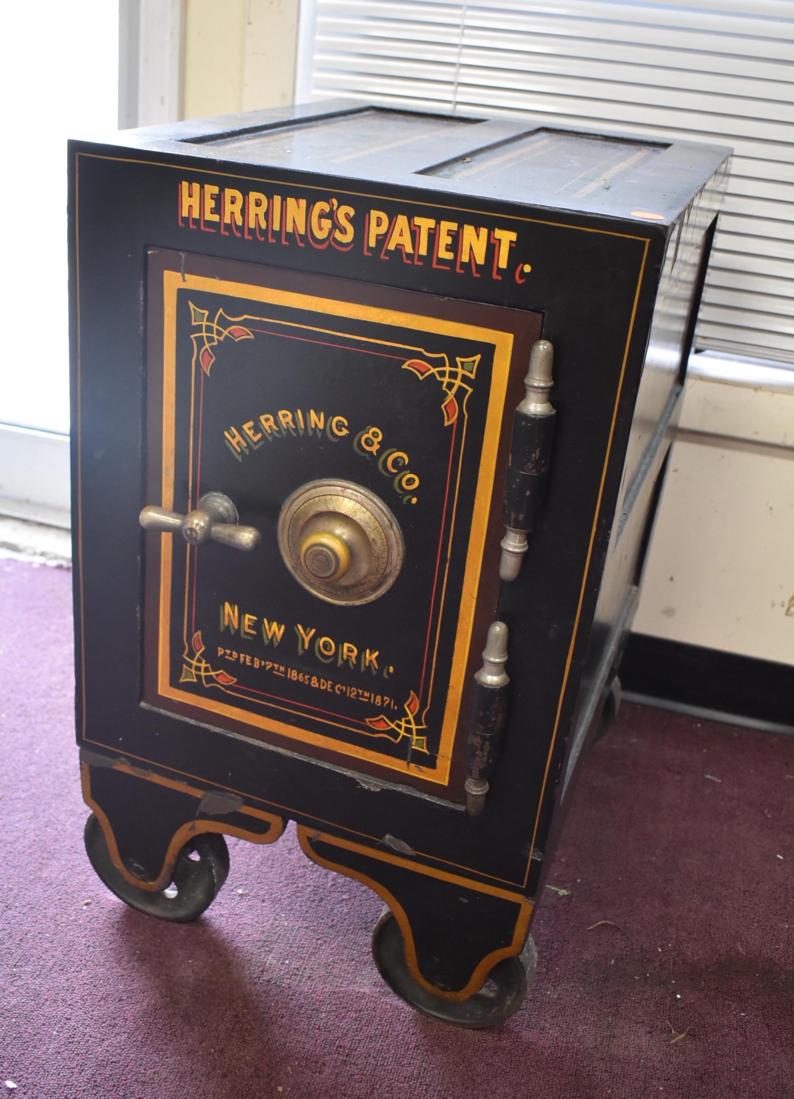 Unusual Herring's Metal Safe (1 of 9)