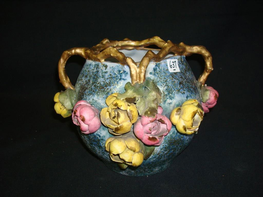 AMPHORA DOUBLE HANDLED VASE: 7" H X 9" W