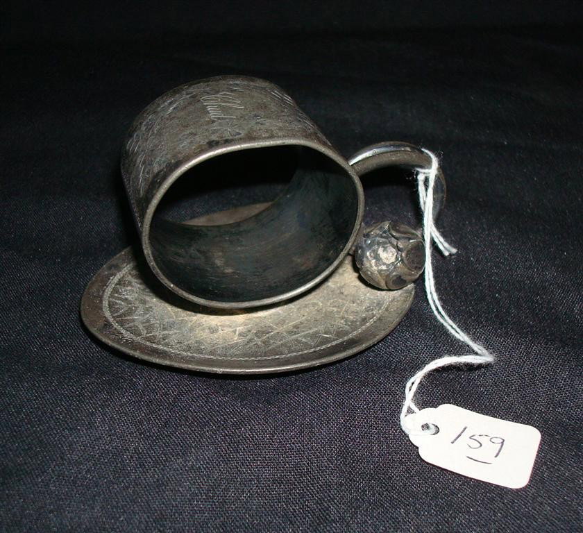 AMERICAN VICTORIAN SILVERPLATE NAPKIN RING: Lily Pad. Meriden #168