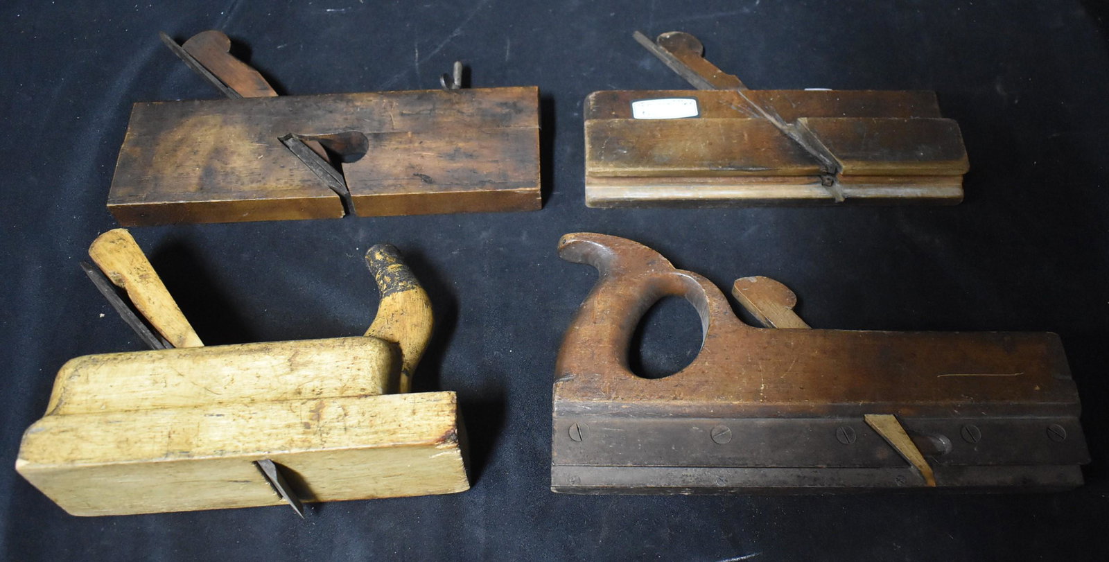 Vintage Wooden Planes (4): Wood working planes. Four in the lot