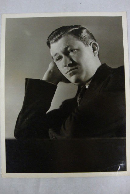 PHOTO LIONEL BARRYMORE - C.S. BULL: Portrait with backstamp Clarence Sinclair Bull Metro-Goldwyn-Mayer. No. B6909 - Photoplay Magazine Jan 1934.