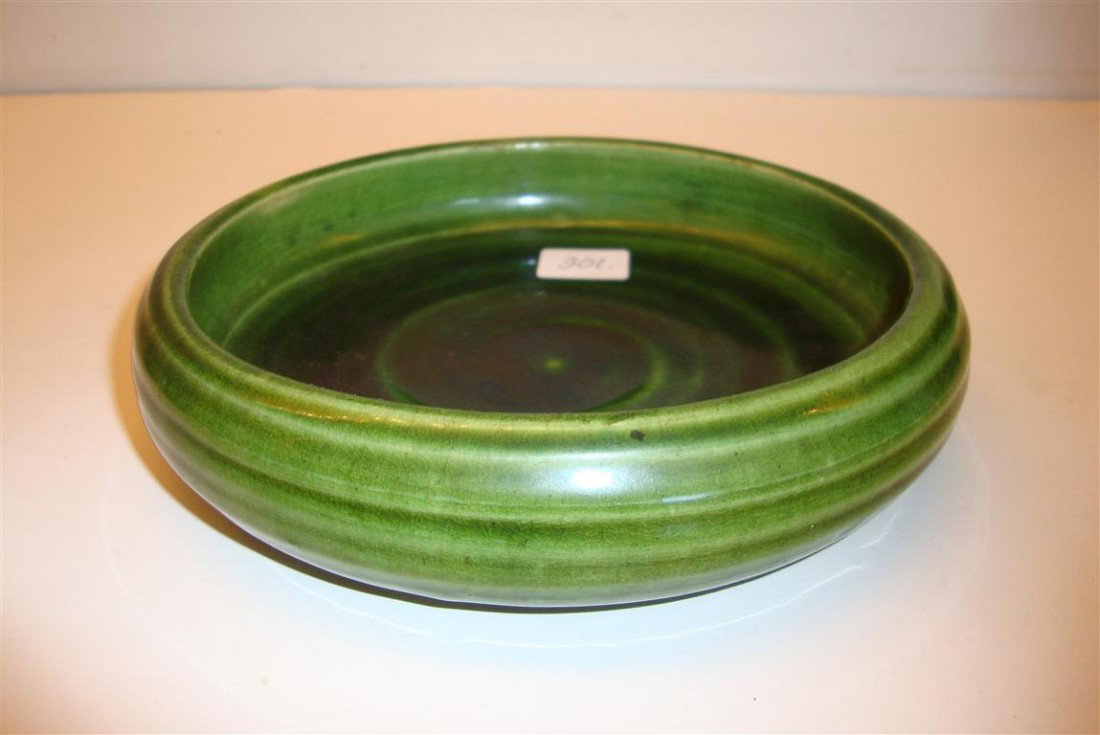 GRUEBY POTTERY SHALLOW BOWL: Signed with an incised signature. Grueby Faience Boston. 1 1/2'H. 6 1/4'D.
