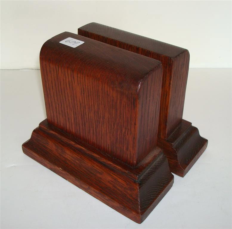 PAIR OF STICKLEY MISSION OAK BOOKENDS SIGNED: Pair of Mission oak bookends signed Stickley; 6in. H. x 7in. W.