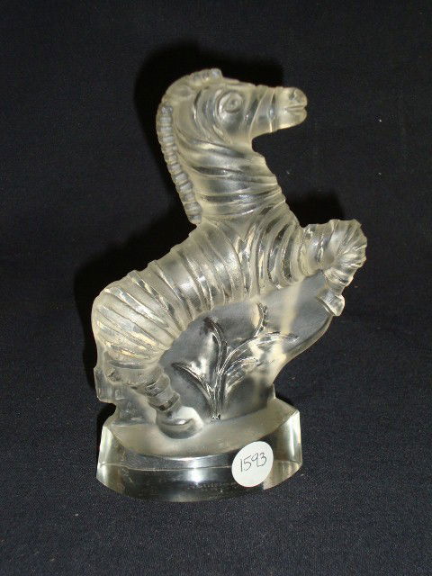 INGRID CZECHOSLAVAKIAN SCULPTURE: A glass zebra. Marked at the bottom, Modell Vally Wieselthier, New York. Ingrid Czechoslavakia. 7 high