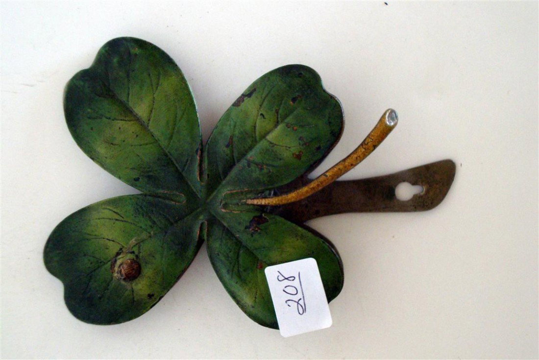 POLYCHROMED FOUR LEAF CLOVER LETTER CLIP: 5"L