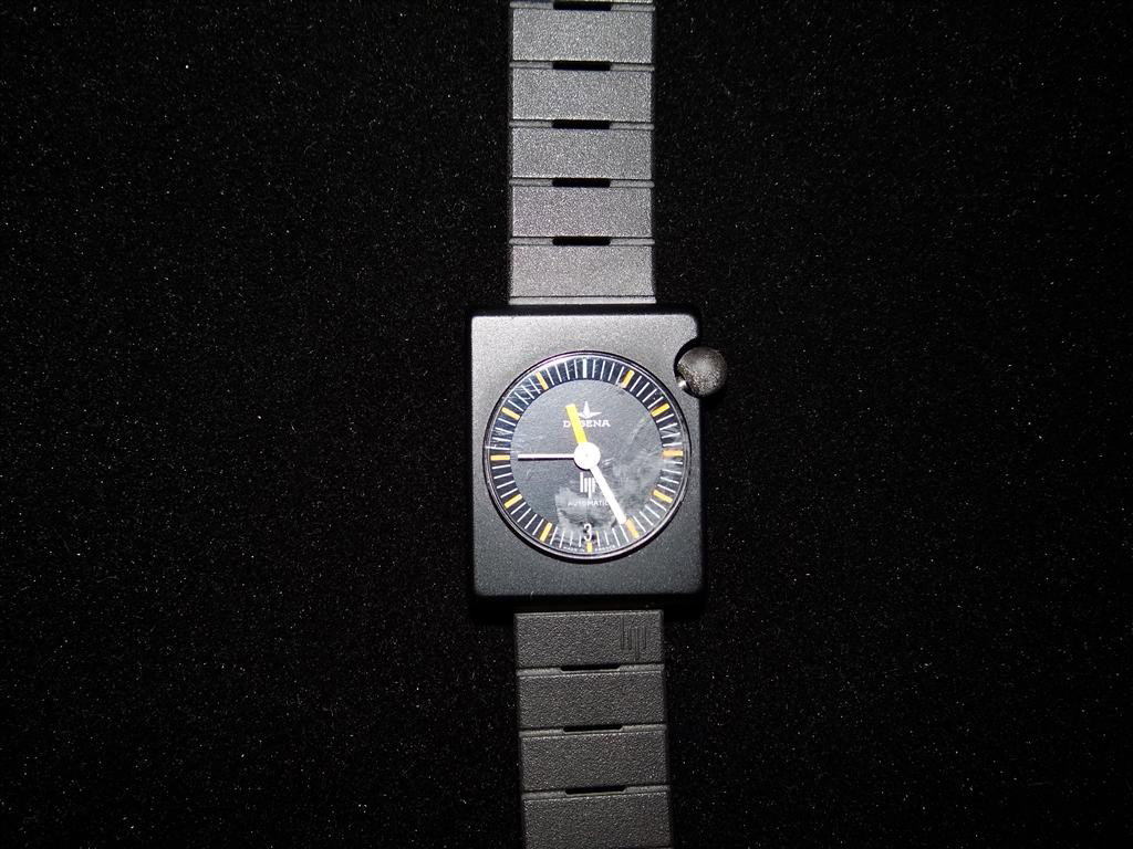 LIP DUGENA MAN'S WRISTWATCH: Roger Tallon design, automatic with date, dark gray finish, matching bracelet, 30mm