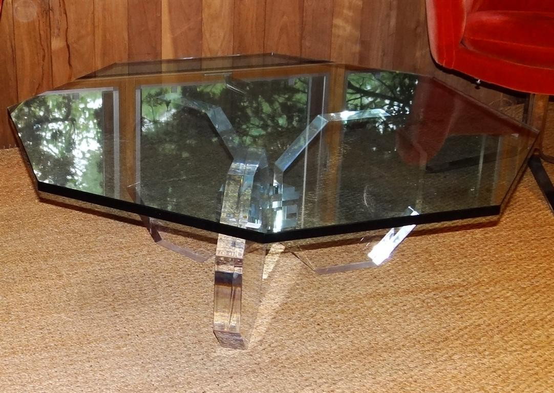 OCTAGONAL GLASS & PLEXIGLASS COFFEE TABLE: Minor scratches