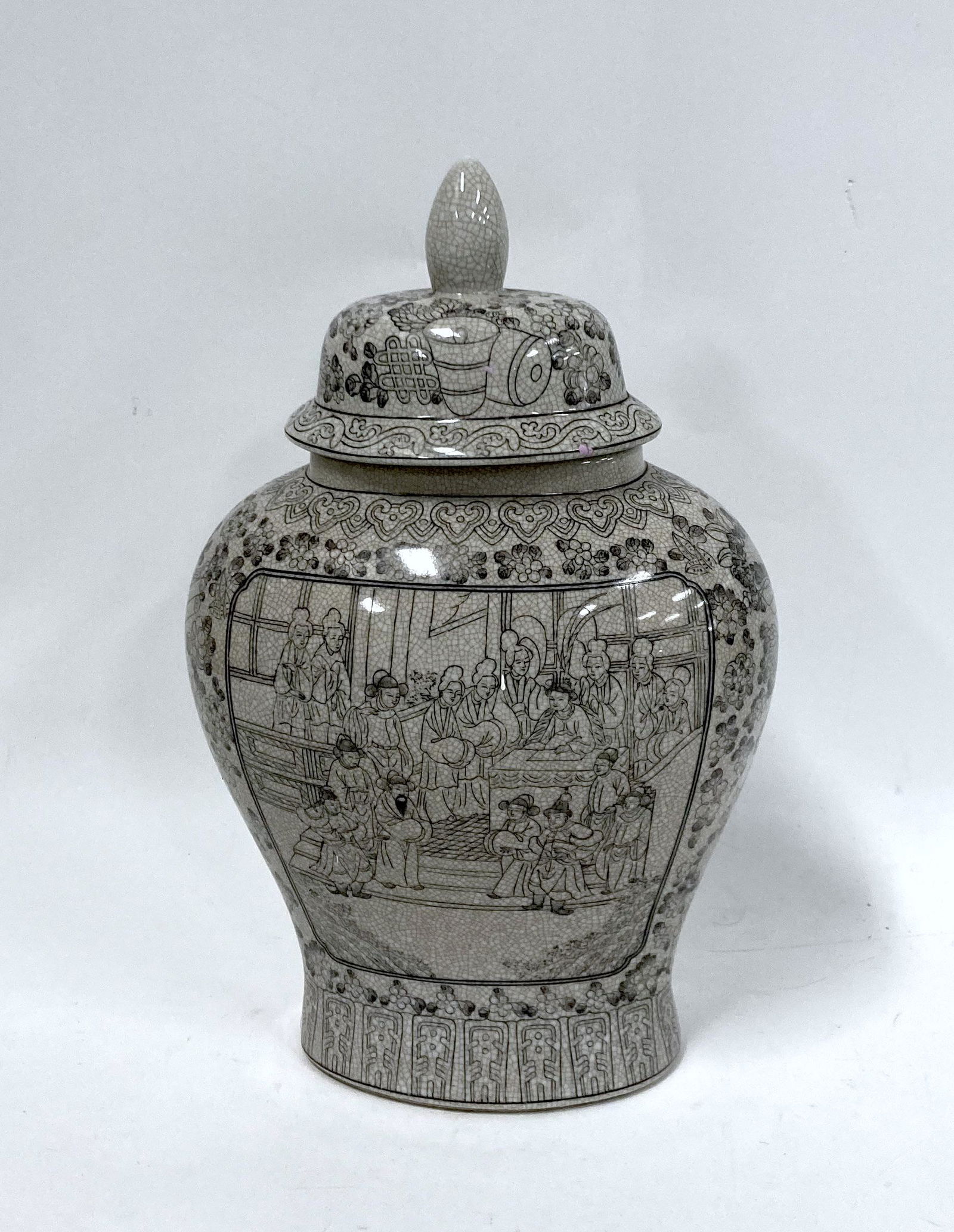 Oriental Covered Jar. (1 of 3)