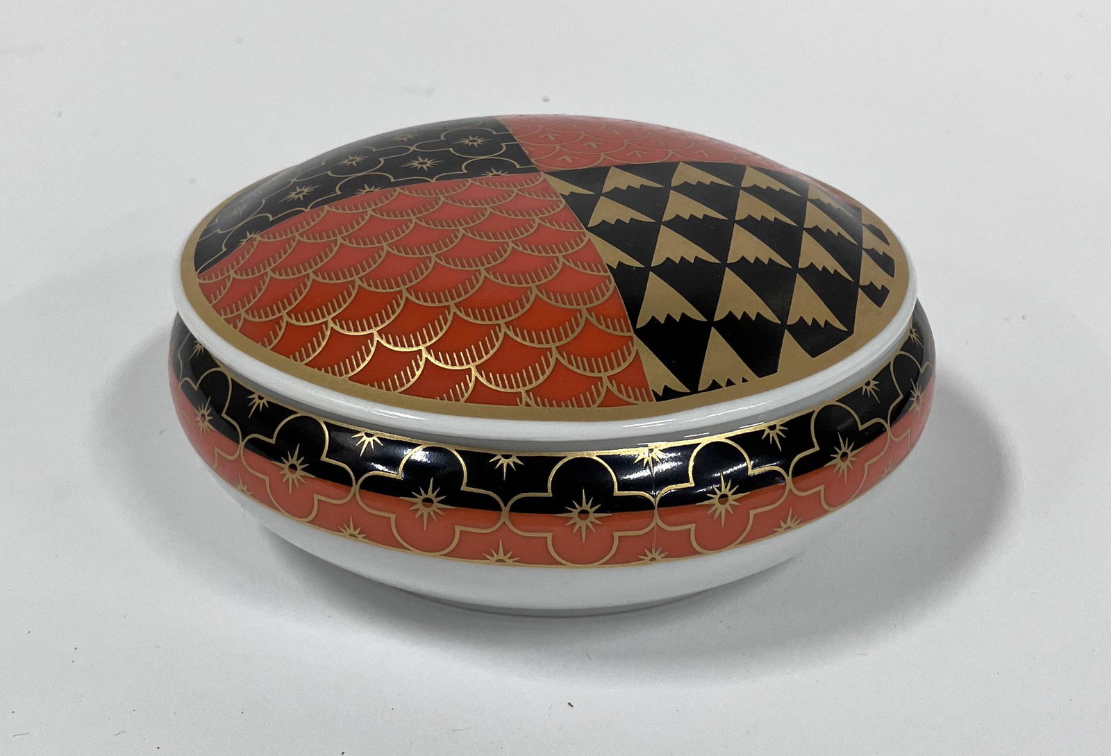 Art Deco Villeroy & Bach Box: Marked at the underside Heinrich W. Germany Villeroy & Bach. Classico. 4 1/2"W x 1 1/2"H. Classic Orange and Black Art Deco