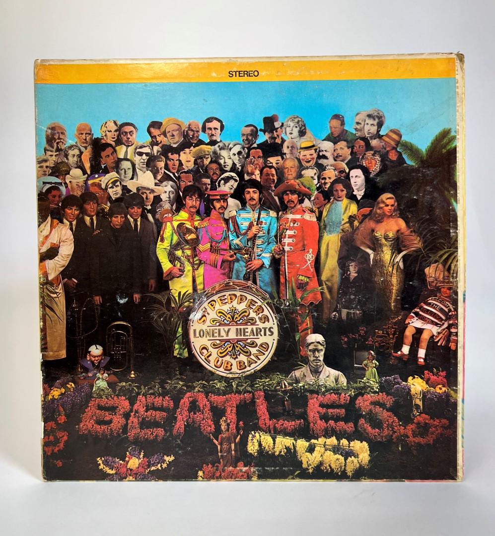 Beatles Sgt. Peppers Lonely Hearts Club Band: Stereo Album Capitol Inside photos good to excellent.