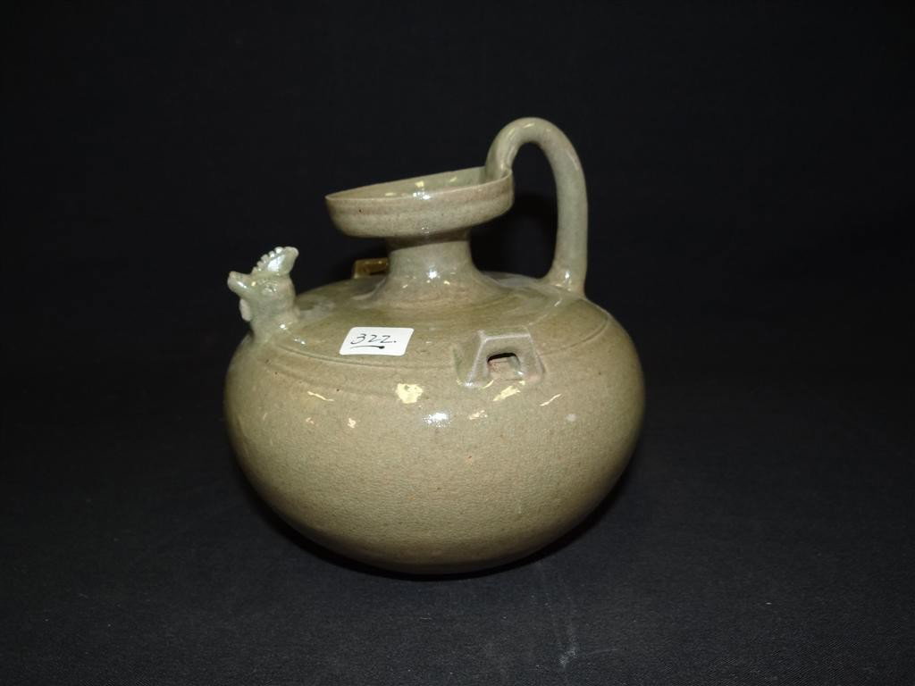 CHINESE YUE WARE EWER: 7"H