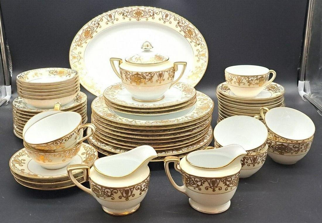 Noritake Christmas Ball Porcelain Dinner Service(90) (1 of 1)
