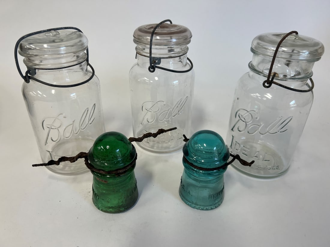 Lot of Antique Mason Jars & Insulators (5) (1 of 1)