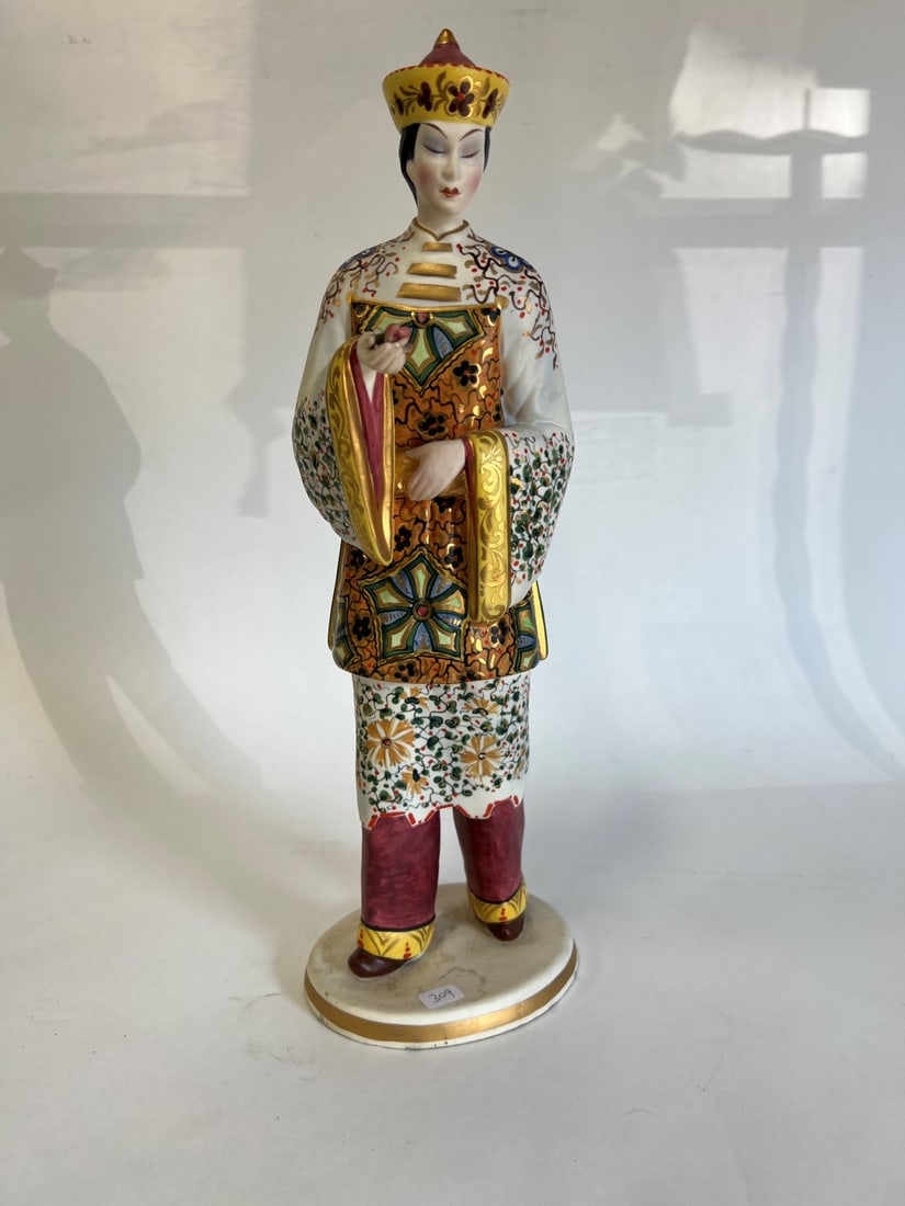 Italian Pottery Statue of an Oriental Figure (1 of 3)